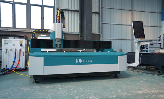 Fiber laser cutting machine