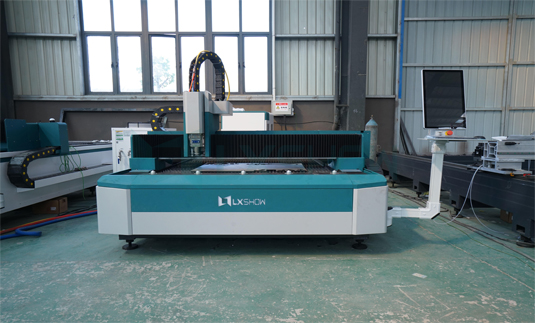 Fiber laser cutting machine