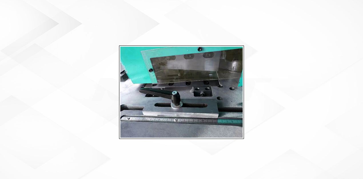 Non-adjustable Hydraulic Corner Cutting Machine