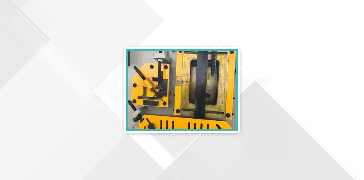 Hydraulic combined punching and shearing machine